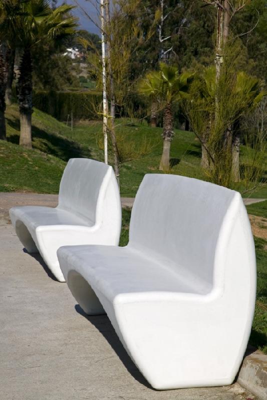 Banc en béton Ponte - Banc urbain moderne en béton blanc et gris avec chaise individuelle - Idéal pour espaces contemporains_1