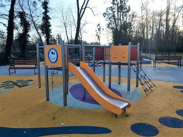 Jeu multi tours tous petits - Aire de jeux conforme EN1176 - Référence BT11306_1