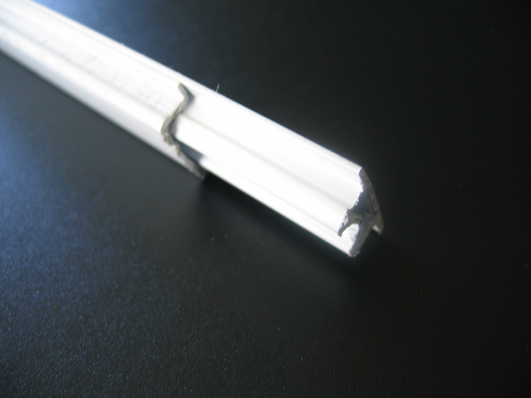 Clip Oméga PVC + Clé PVC - Barre de 4 m pour profils, tubes et pannes alu_1