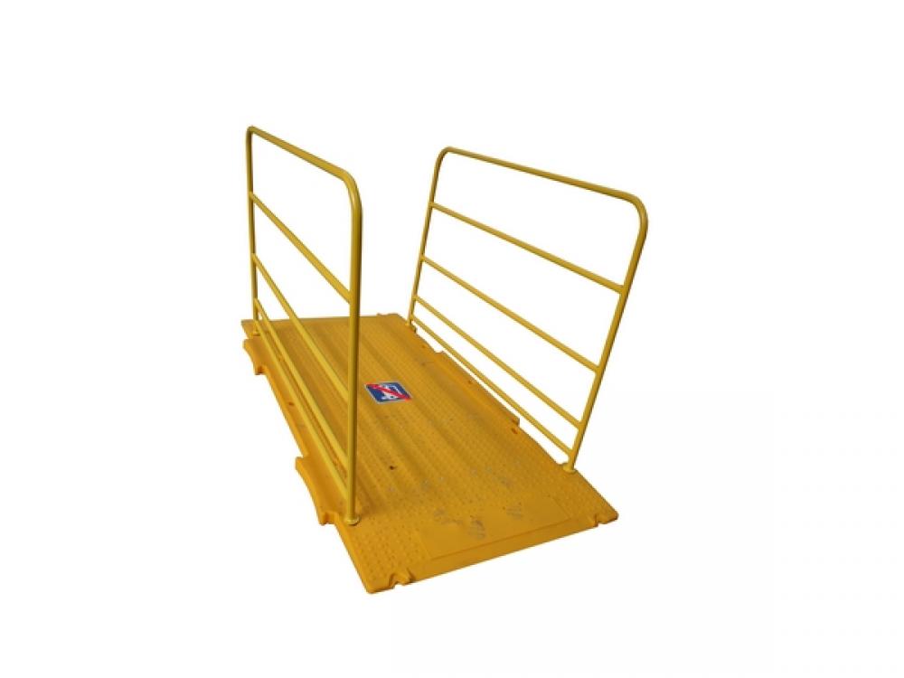 Passerelle piétons en PEHD - Référence P18BL1400000 - Barrière de chantier_1