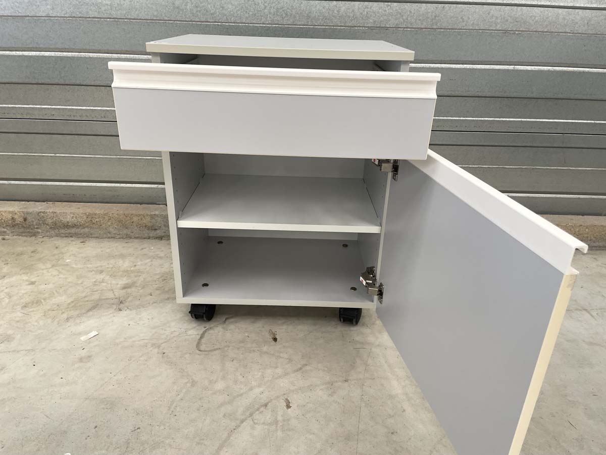 Meuble sous paillasse d'occasion de laboratoire - type caisson placard avec 1 tiroir et 1 étagère - Réf. P21091191_1