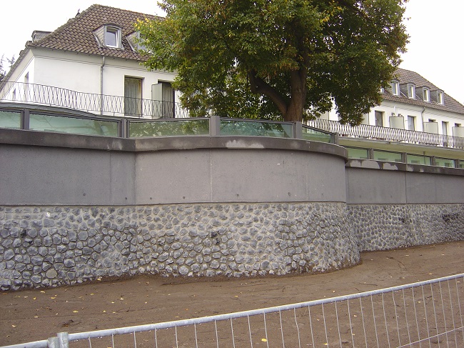 Dispositif anti-inondation démontable Flo-Glass - verre de sécurité feuilleté - protection jusqu'à 1,3 m_1