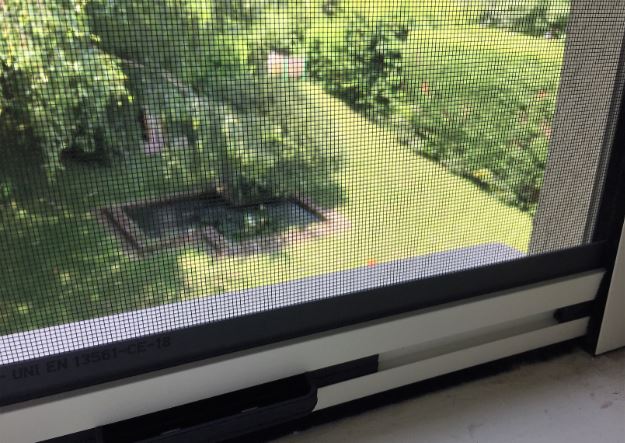 Moustiquaire verticale roll-up_1