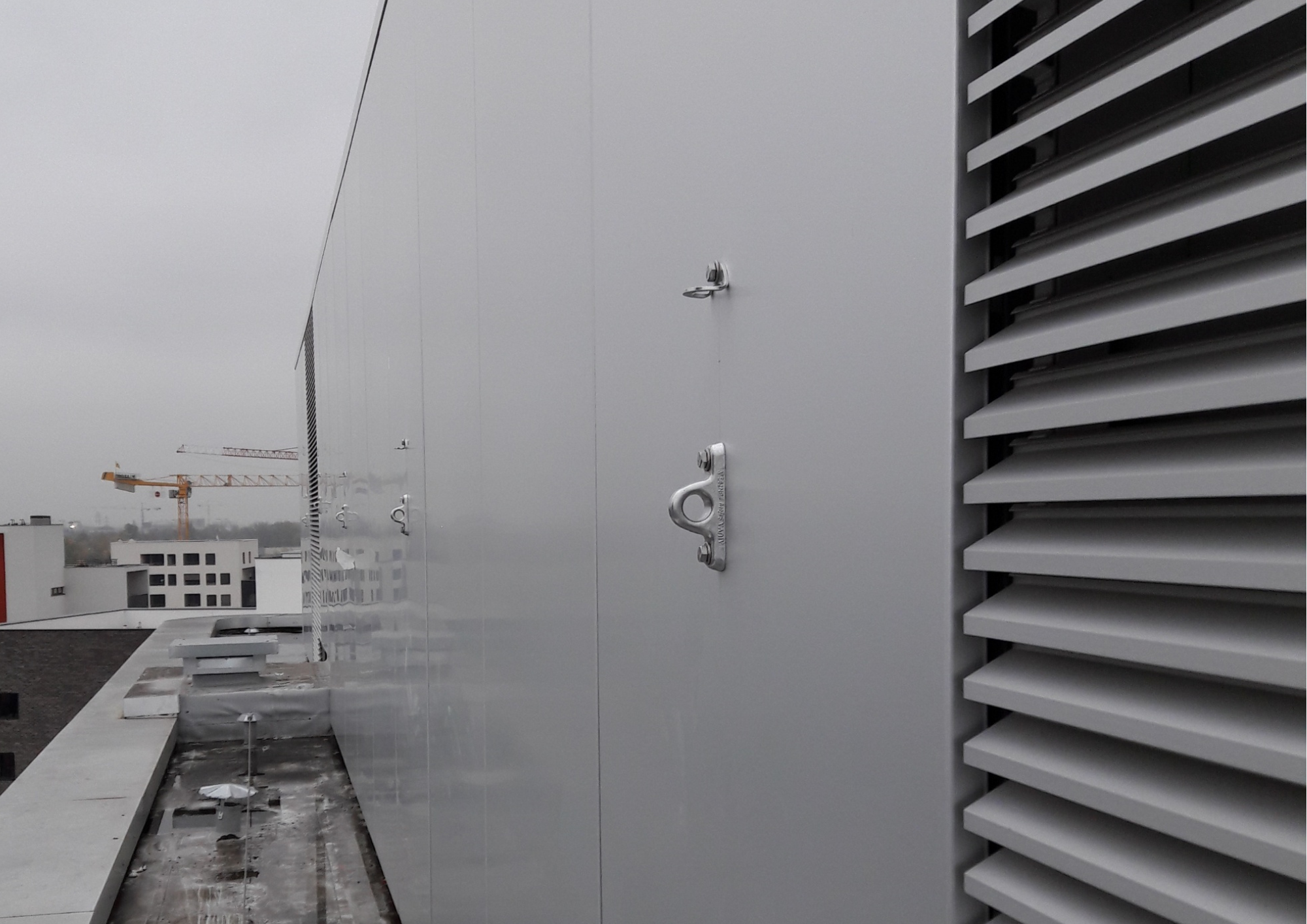 Platine d'ancrage fixe en aluminium - Scellement ou boulonnerie M12 - Conforme EN 795 classe A_1