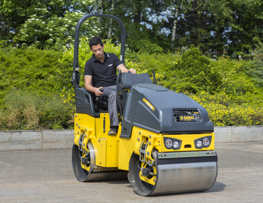 Rouleau vibrant autoporté 900 mm Bomag 1t5 BW90AD_1