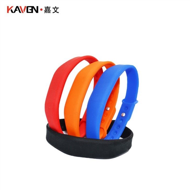 Bracelet RFID - Kaven - en caoutchouc réutilisable, imperméable et personnalisable_1