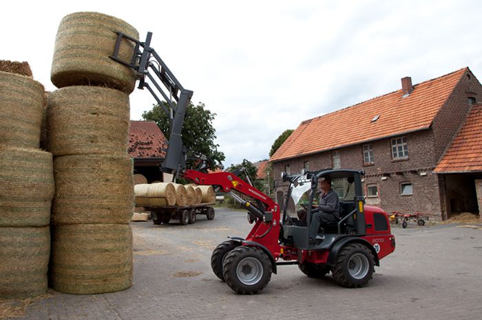 Dispositif d'empilement de balles rondes - Weidemann GmbH - transport et gerbage jusqu'à 1 800 mm_1
