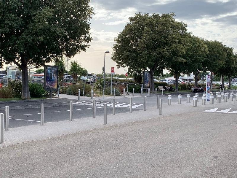 Poteau de protection acier 90 x 800 - 190201_1