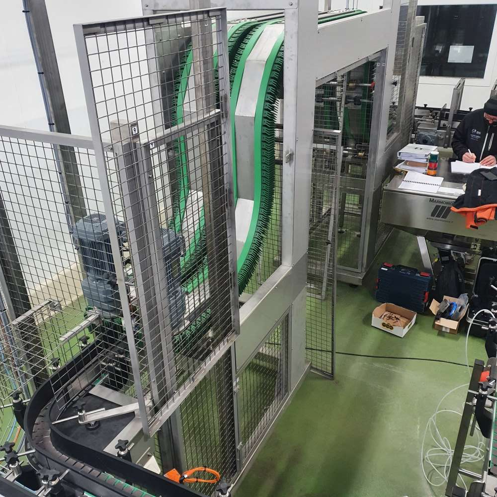 Convoyeur vertigripp en inox, configuration en s ou en omega, pour l'agroalimentaire, le pharmaceutique et la cosmétique - cms_1