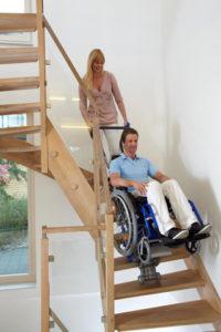 Monte-escalier mobile PT Plus 125 - avec fauteuil roulant manuel standard prééquipé - capacité 125 kg_1