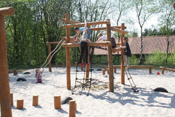 Jeu à grimper en robinier Iltasia - 8045593 - Hags - pour enfants de 5 à 12 ans, dimensions 5400x3800x2780 mm_1