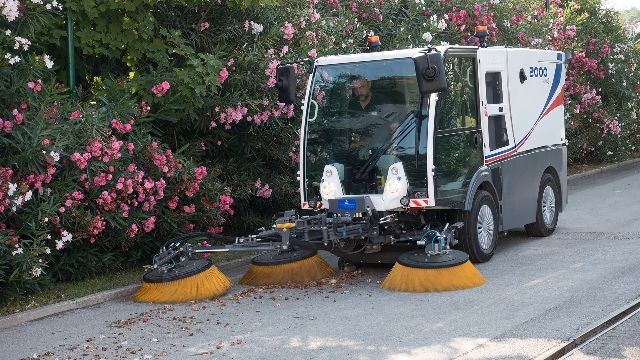 Dulevo 2000 - Balayeuse de voirie compacte et polyvalente - 2 m³ - Diesel_1