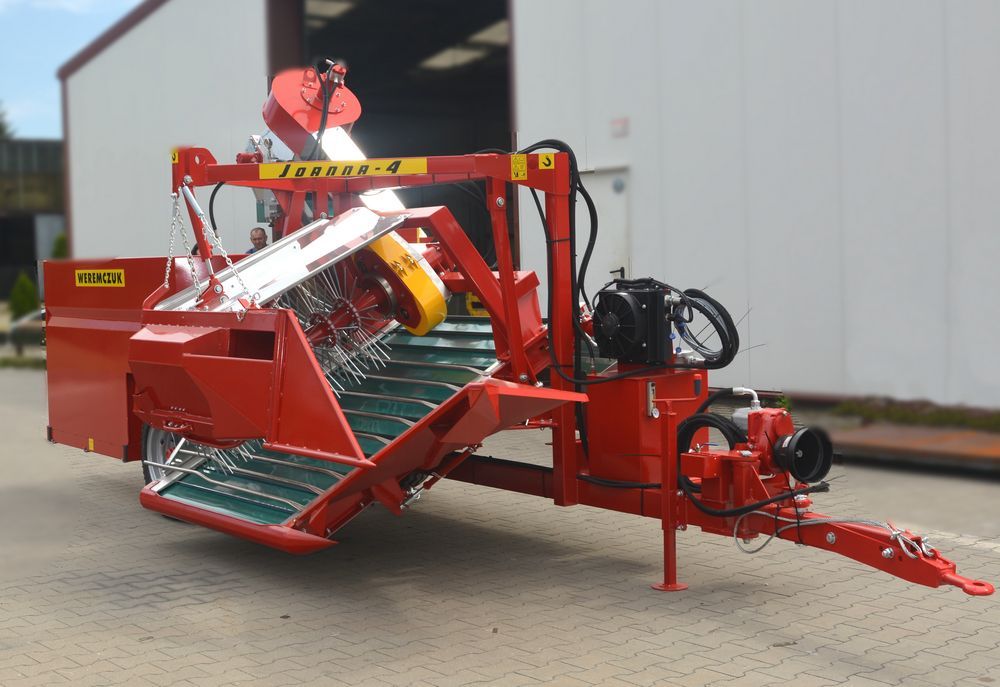 Récolteuse à baies JOANNA-4 ECO - Weremczuk - 40 CH - Productivité 0,15-0,25 ha/h - Capacité 1150 kg_1