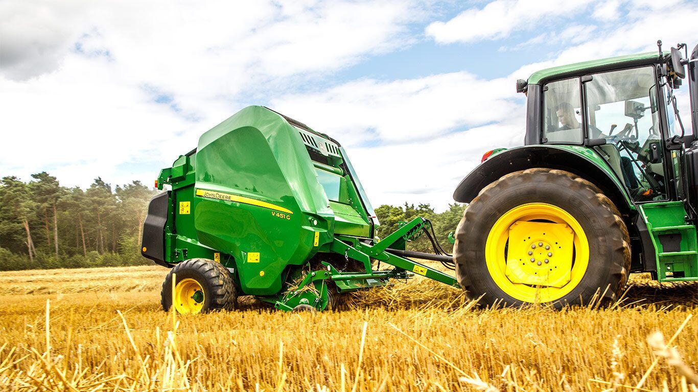 V451G - Presse à balle ronde John Deere - Diamètre réglable dans une chambre de 1,21 m - Système d'alimentation haute capacité_1