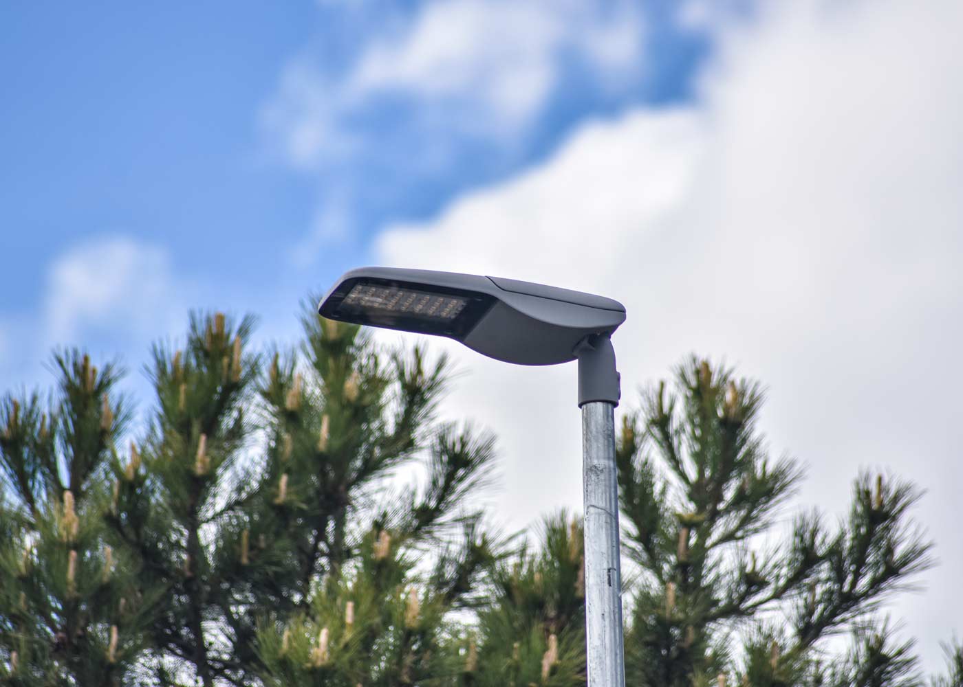 Luminaire fonctionnel Milan M ALM - Design aérodynamique - 20W à 300W - Haute efficacité 145 lm/W - Prêt pour la télégestion_1