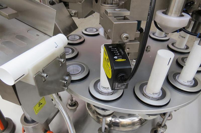 Remplisseuse-boucheuse de tube souple - Zhonghuan Packaging Machinery Co., Ltd - pour pommades, crèmes, gels et liquides visqueux_1