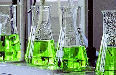 Additif de tribofinition pour le polissage, ébavurage ou dégraissage des pièces..._2
