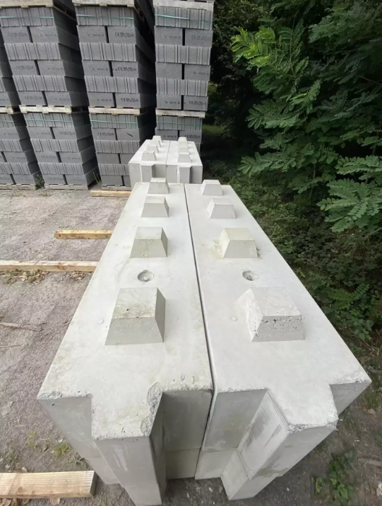 Bloc béton gamme complète, spécifique angles, en finition lisse ou matricé -BLOC LEGAU_1