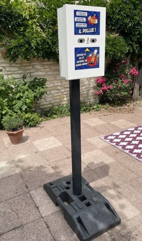 Cendrier d'extérieur urbain et ludique de sensibilisation à la pollution de mégots_1