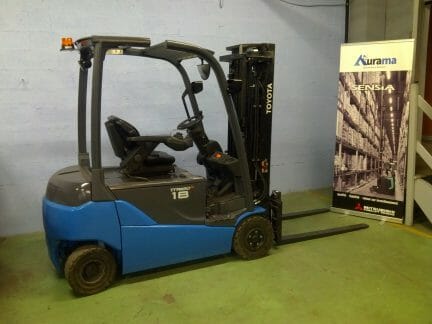 Chariot élévateur frontal électrique d'occasion Toyota 8FBMT18 - Triplex - 1800 KG - Hauteur de levage 4500 MM_1