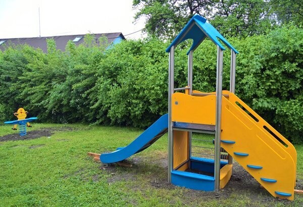 Toboggan avec bac à sable inférieur - Acier inoxydable et PEHD - Référence BT12013 - Conforme EN1176_1