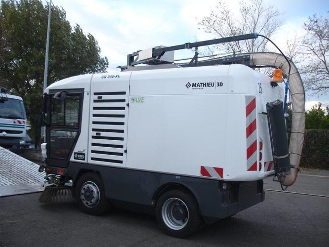 Balayeuses compactes balayeuses de 4 à 5m3_1