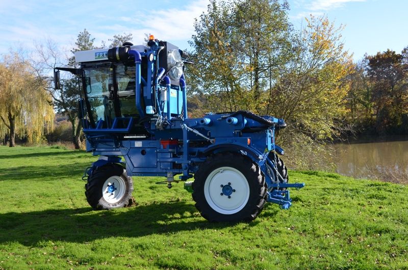 Machine agricole Tractis 100-140 avec transmission hydrostatique