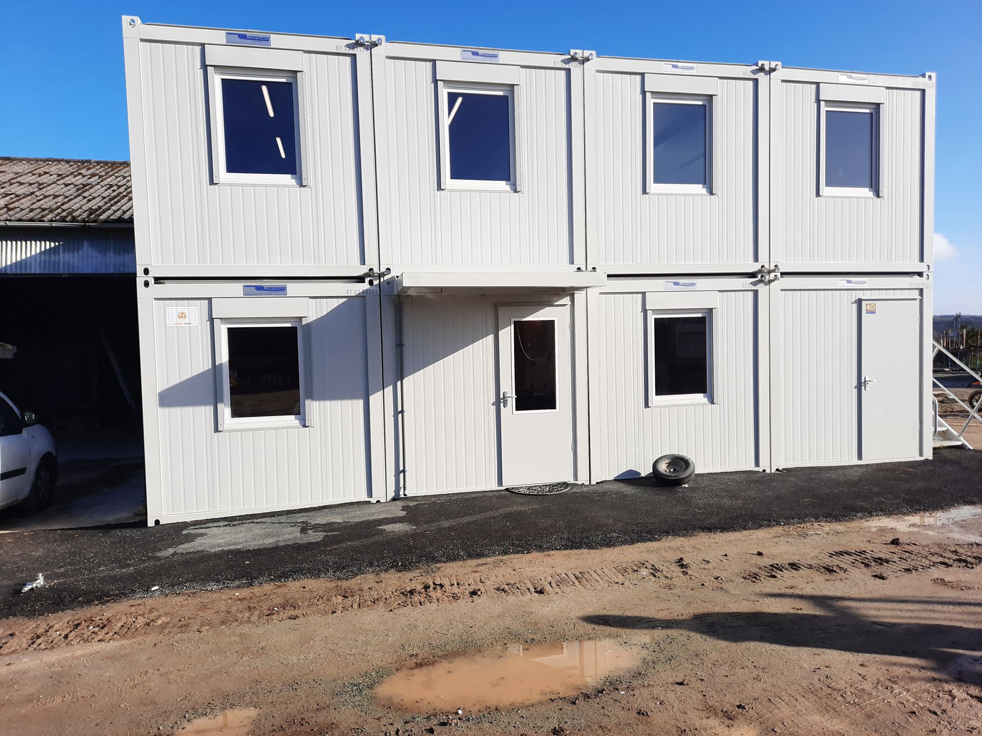 Bâtiment préfabriqué superposable avec ossature galvanisée