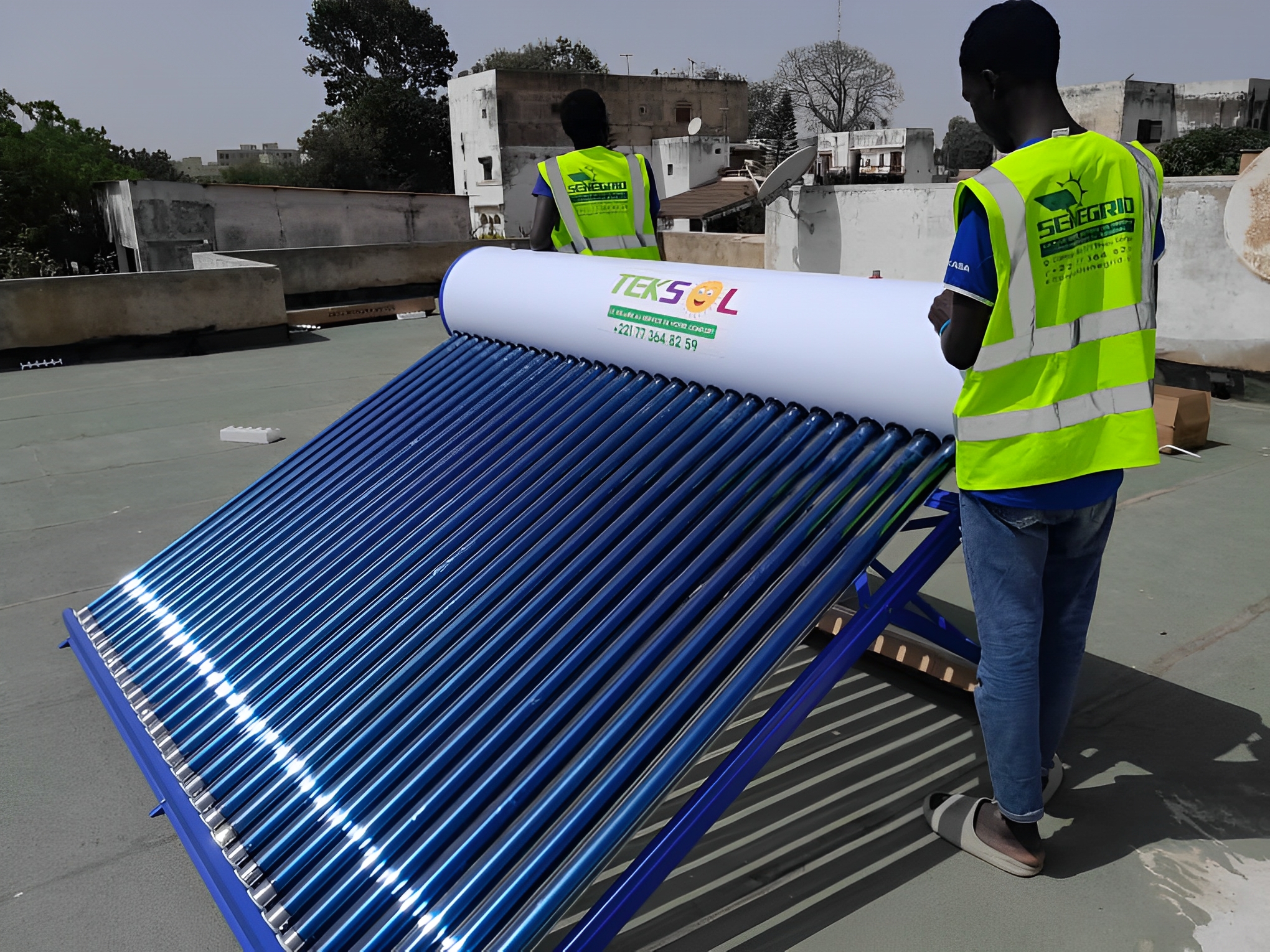 Kit chauffe-eau solaire 300 litres, pour les foyers de 7 à 10 personnes_1