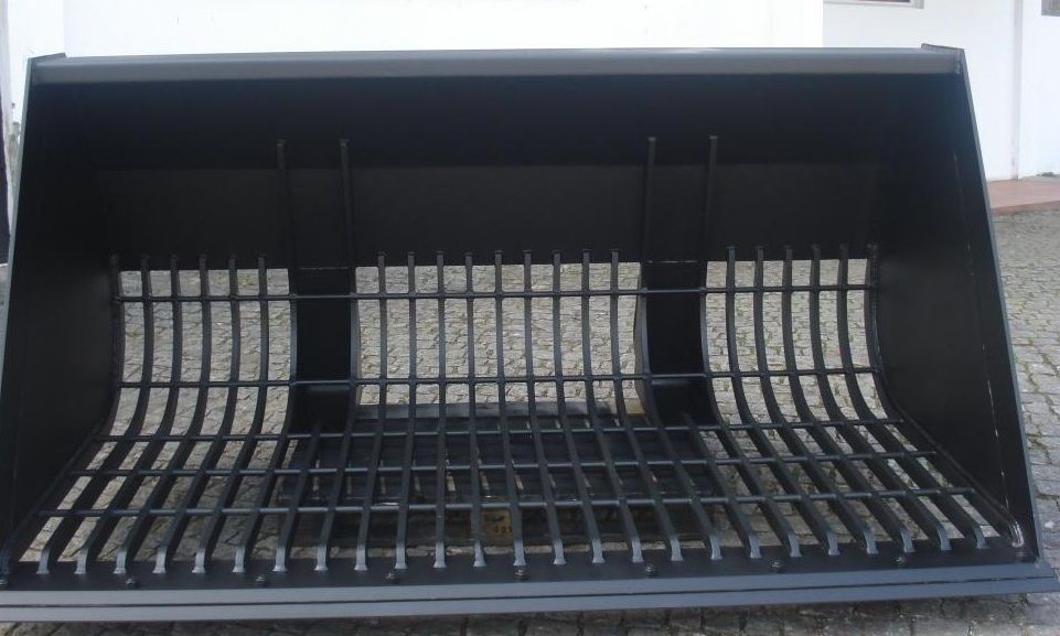 Godet squelette pour chariot telescopique_1