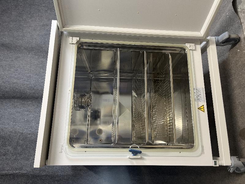 Incubateur à CO2 Thermo Scientific Heracell 240i_1