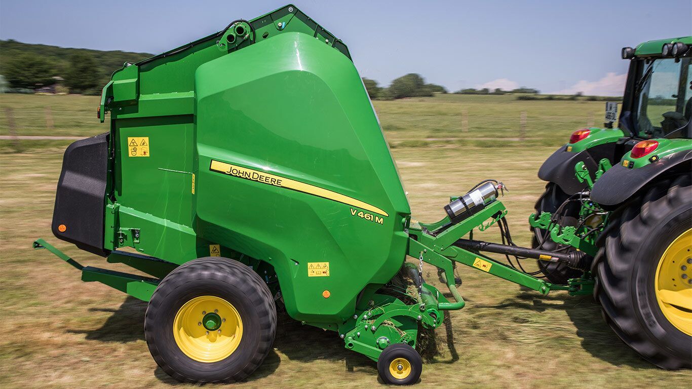 Machine agricole John Deere avec rotor haute capacité et vis convergente de 480 mm