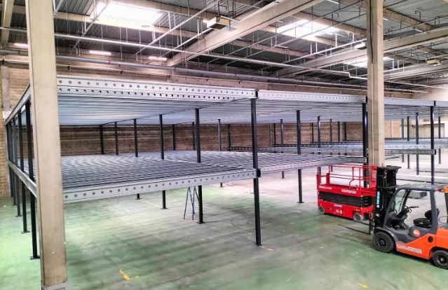 Mezzanine ERP sur mesure - Conforme aux normes incendie et sécurité - disponible en achat neuf et occasion_1