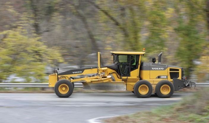 Niveleuses Volvo série B - Polyvalence et efficacité pour le terrassement et déneigement_1