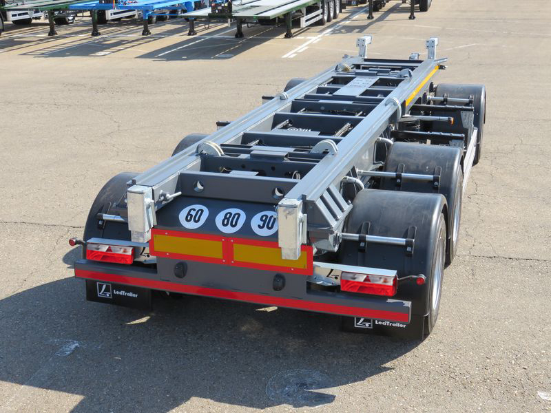 Remorque porte-caisson robuste avec dimensions 7000 x 2520 mm