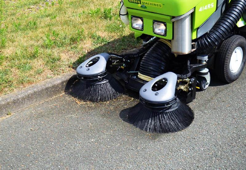 Balayeuse compacte thermique Green Machines GM 400 - Ville, aspiration déchets, vert, trottoirs, compact - Nettoyage professionnel et efficace pour centres-villes_1