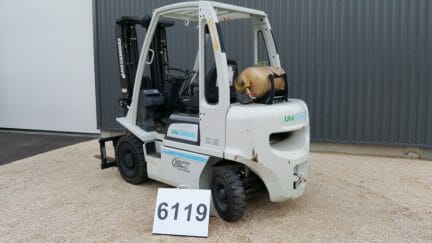 Chariot élévateur frontal gaz Nissan DX25G d'occasion - 2500 kg - Hauteur de levage 4750 mm - Année 2016_1