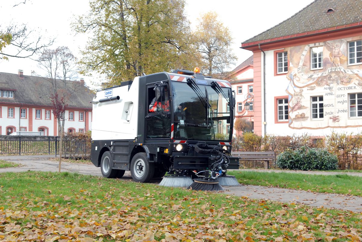 Cleango 500 - balayeuse compacte automotrice - aebi schmidt - 3,2 m3_1