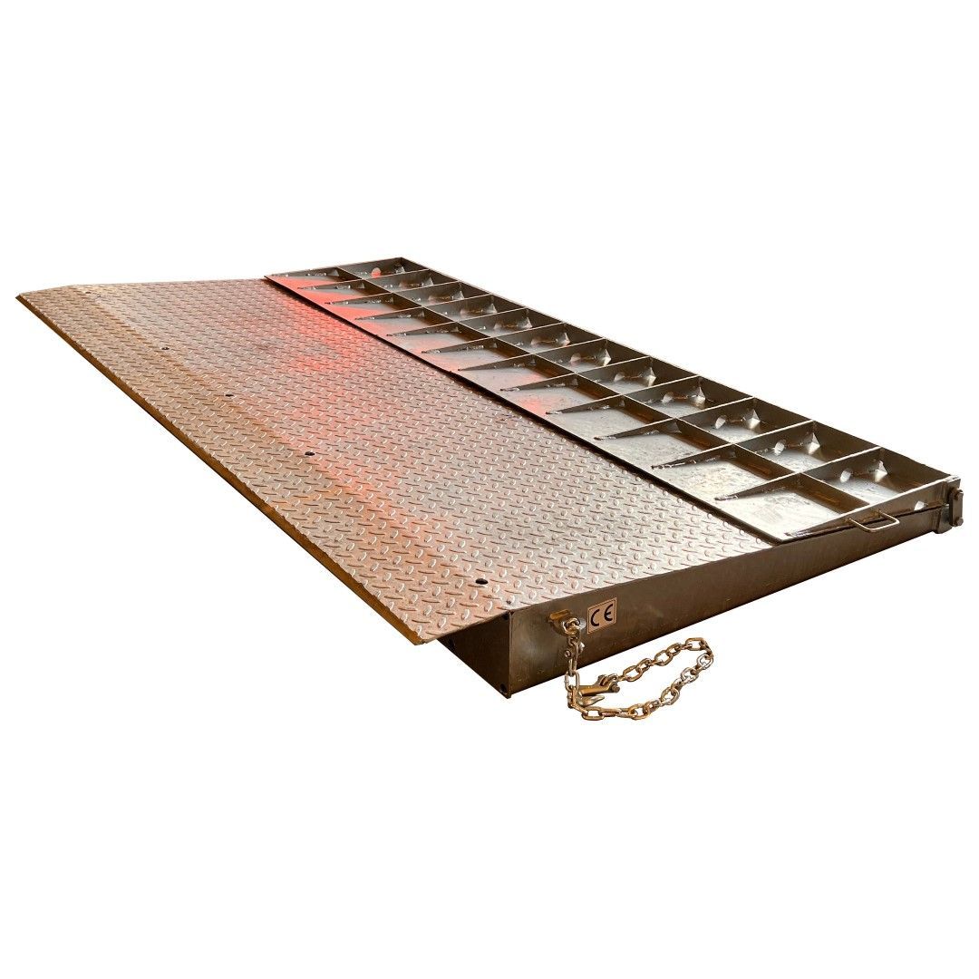 Rampe d'accès galvanisée pour conteneur au sol - Capacité 6,5T - AZ Ramp HCRN-065 GAV - Acier galvanisé et norme CE_1