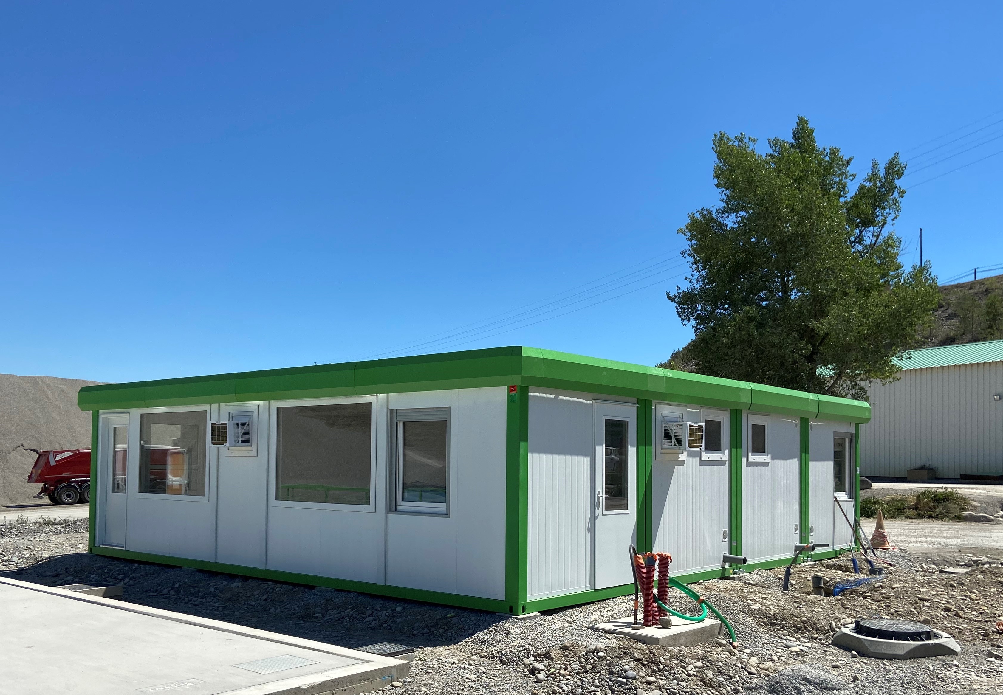 Bungalow bureau de chantier - Location et vente - Toutes dimensions disponibles de 1 à 20 unités jumelées ou non_1