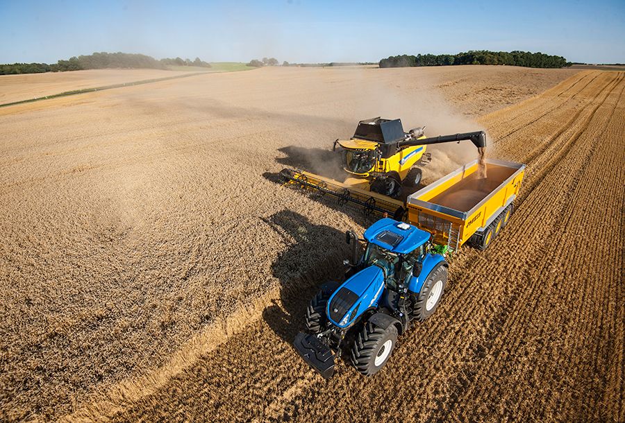 Cx8.70 tier 4b moissonneuse batteuse - new holland - trémie (l) 9500/11500_1