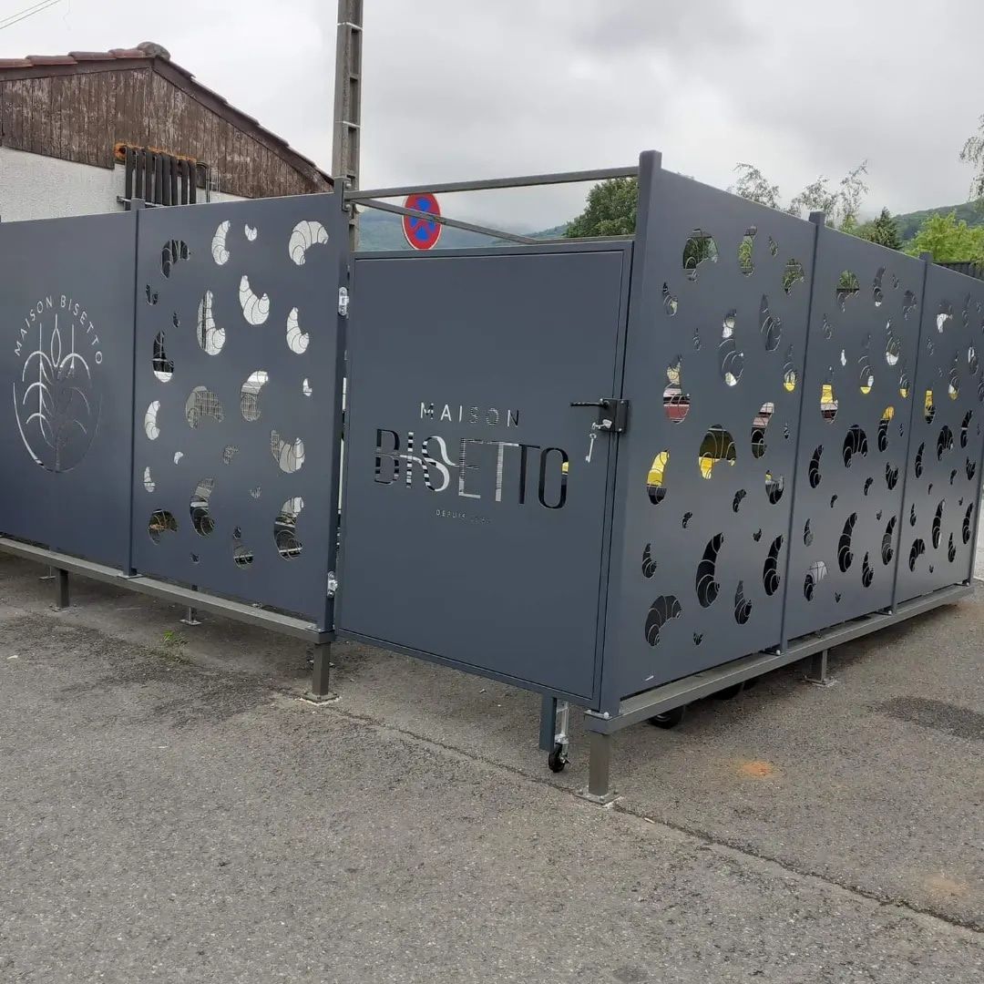 Local à poubelles - Fabrication sur mesure - Structure acier thermolaqué - Motifs personnalisables_1