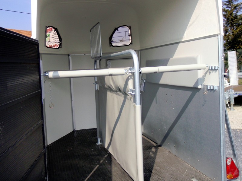 Grille séparation de tête pour van 2 places - cheval liberte_1