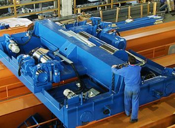 Pont roulant spécial OMIS - grande capacité - pour charges de plus de 70 tonnes avec treuils intégrés_1