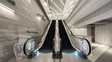 Trottoir roulant pour le  transport des passagers  d'un étage à l'autre  - Schindler 9500AE incliné_1