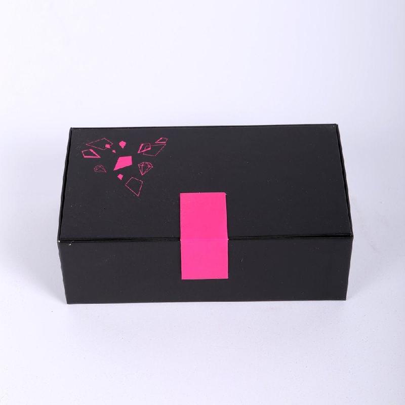 Boîte pour chocolat - noir/fuchsia intérieur argent - fermeture aimantée - 15x8.5x5cm - par 10_1