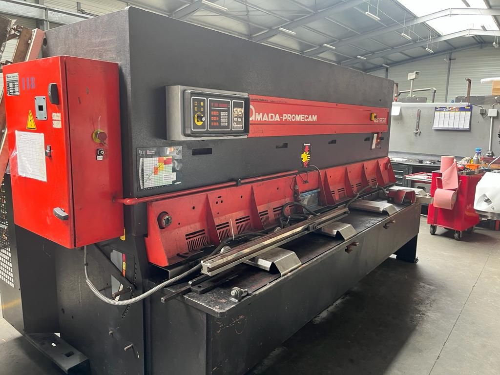 Cisaille guillotine industrielle AMADA GS1230 Réf 3683 - Capacité 3000x12, coupe inox jusqu'à 8 mm et aluminium jusqu'à 14 mm_1