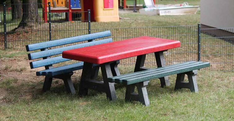 Table publique enfants CANETTI - Plateau fermé - Longueur 150 cm - ADS Equipements Eurl_1