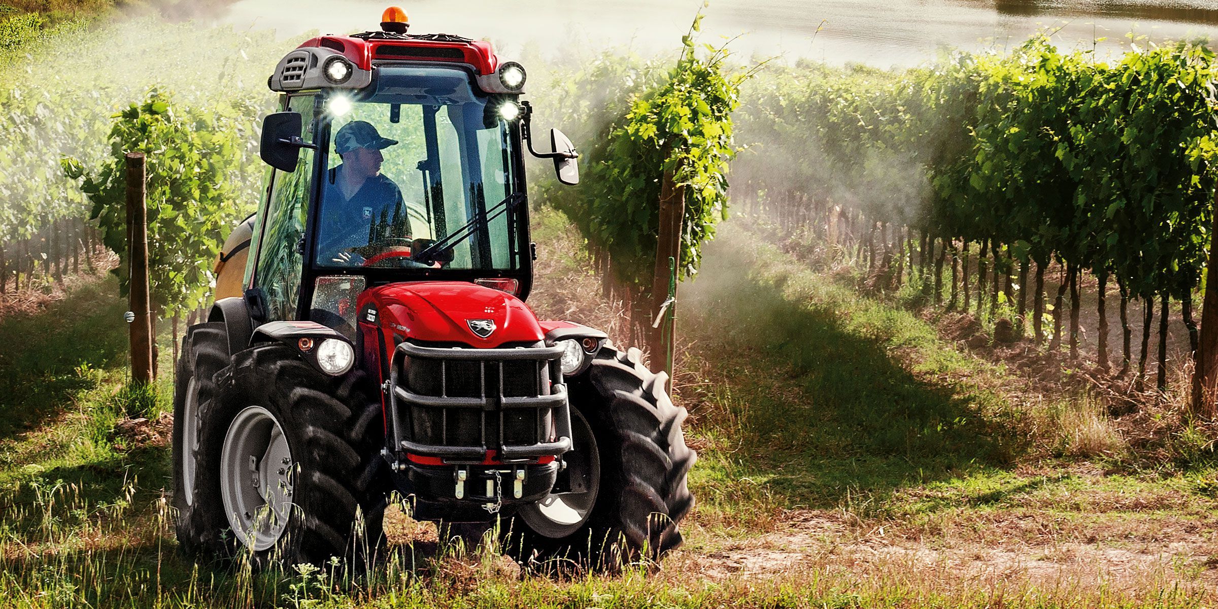 Tony 10900 TR - Tracteur agricole Antonio Carraro - 98 CV, capacité 2400 kg, moteur Kubota 4 cyl. Turbo, transmission continue_1
