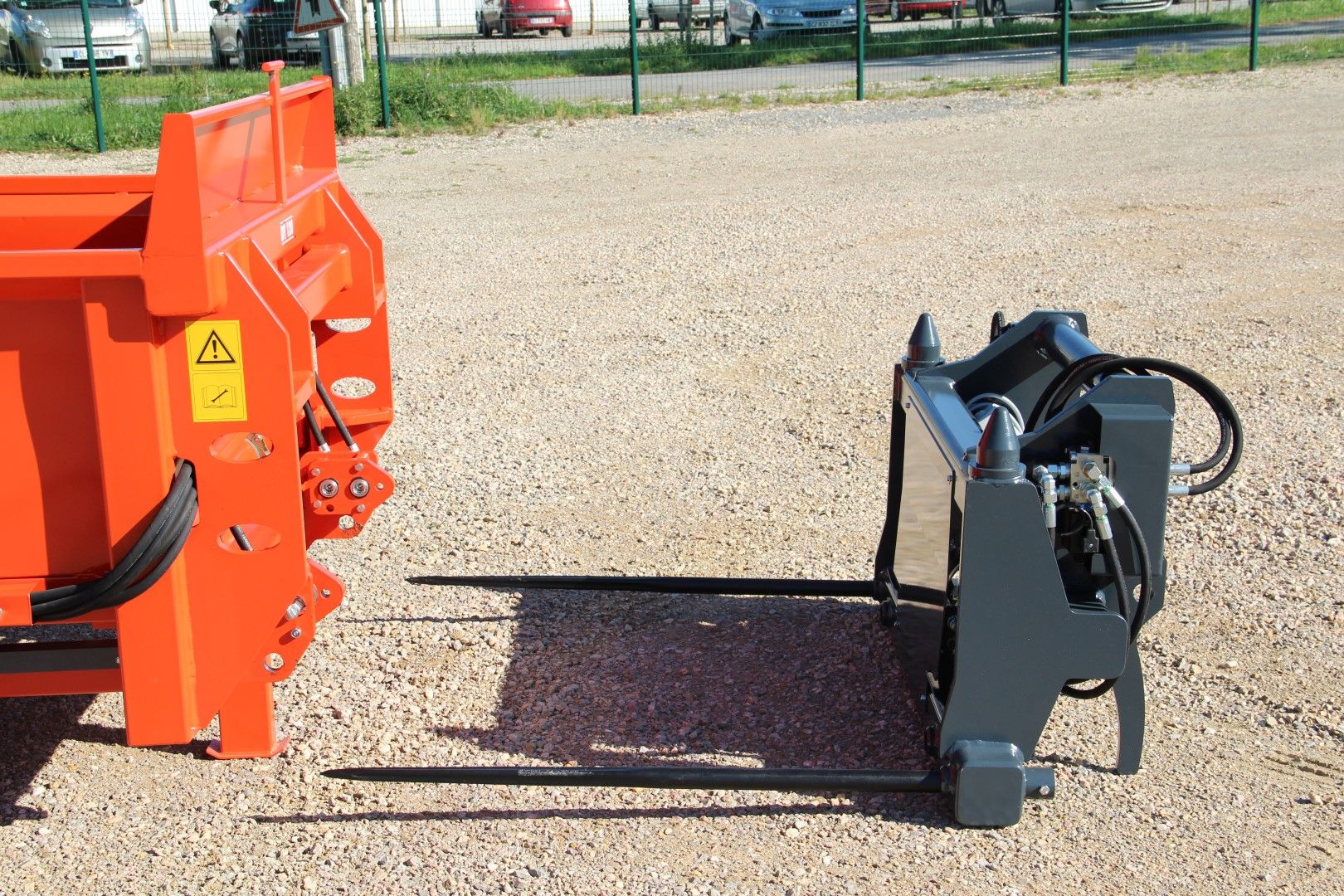 Pailleuse agricole DT125 Axiale Pick N' Go - Altec - Paillage à disques jusqu'à 12 m - Capacité 1 tonne_1